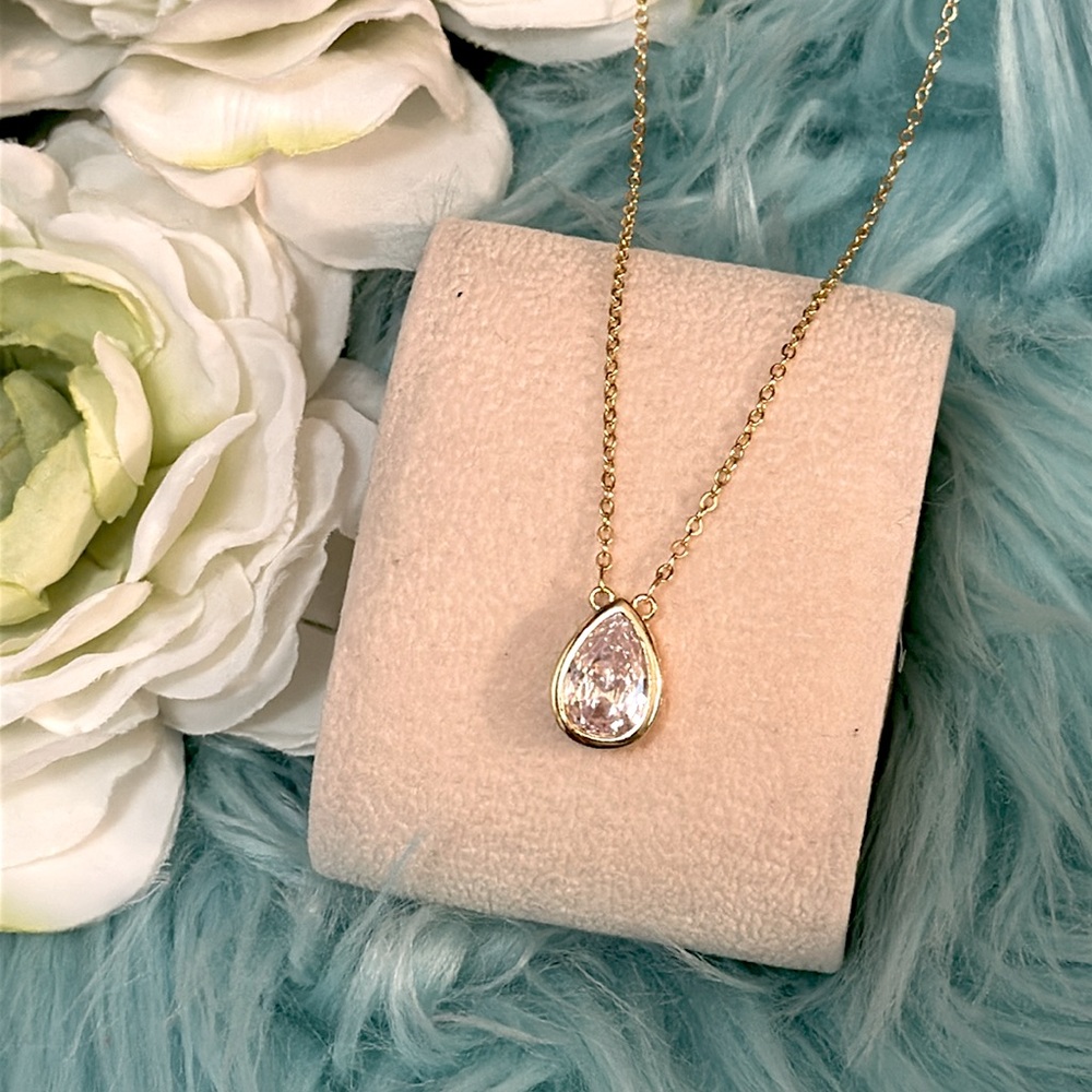 Elegant Gold Teardrop Gemstone Pendant Necklace NEW! - Picture 7 of 7